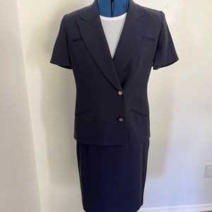 Jones of New York skirt suit. Women size 10p